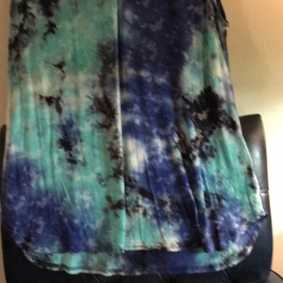 Comfortable and soft ladies top! - Picture 4 of 5